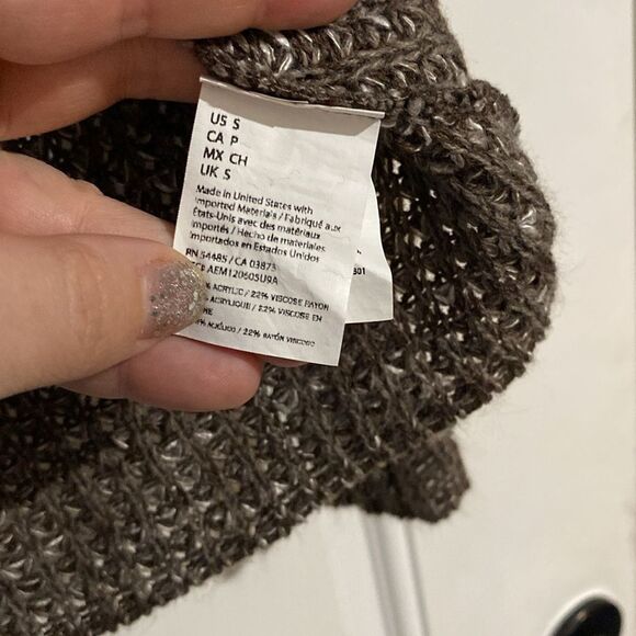 American Eagle Brown Peek a boo shoulder V neck sweater size Small - Picture 6 of 7